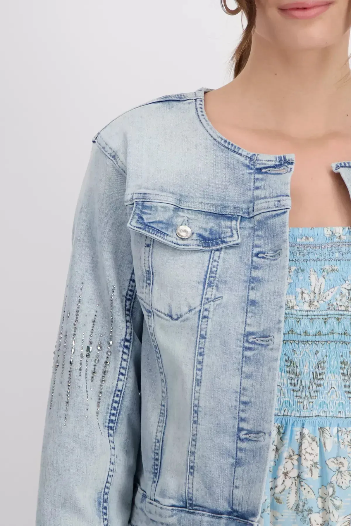 408876 Frayed denim jacket