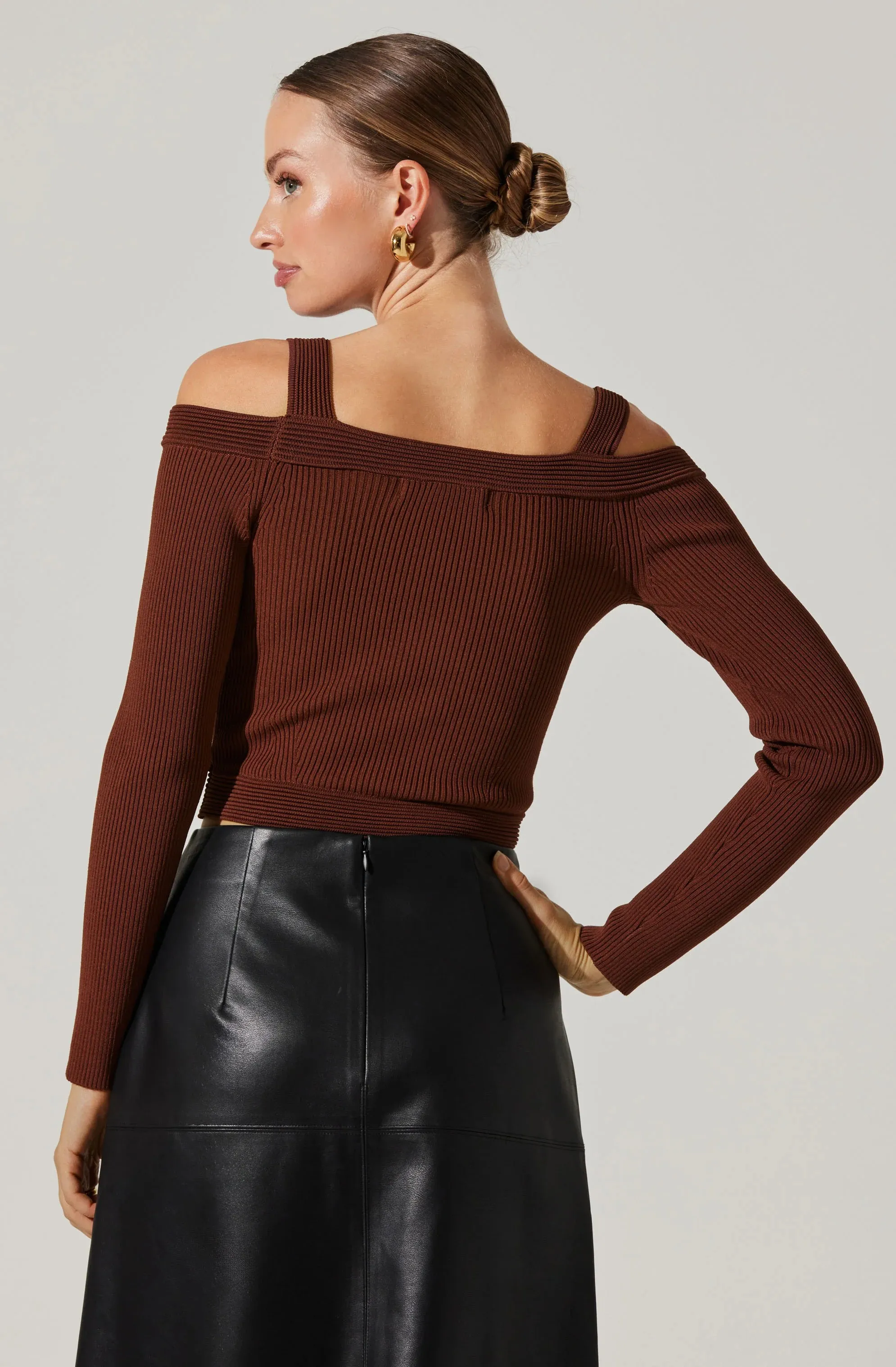 AST Pacey Ribbed Cold Shoulder Sweater