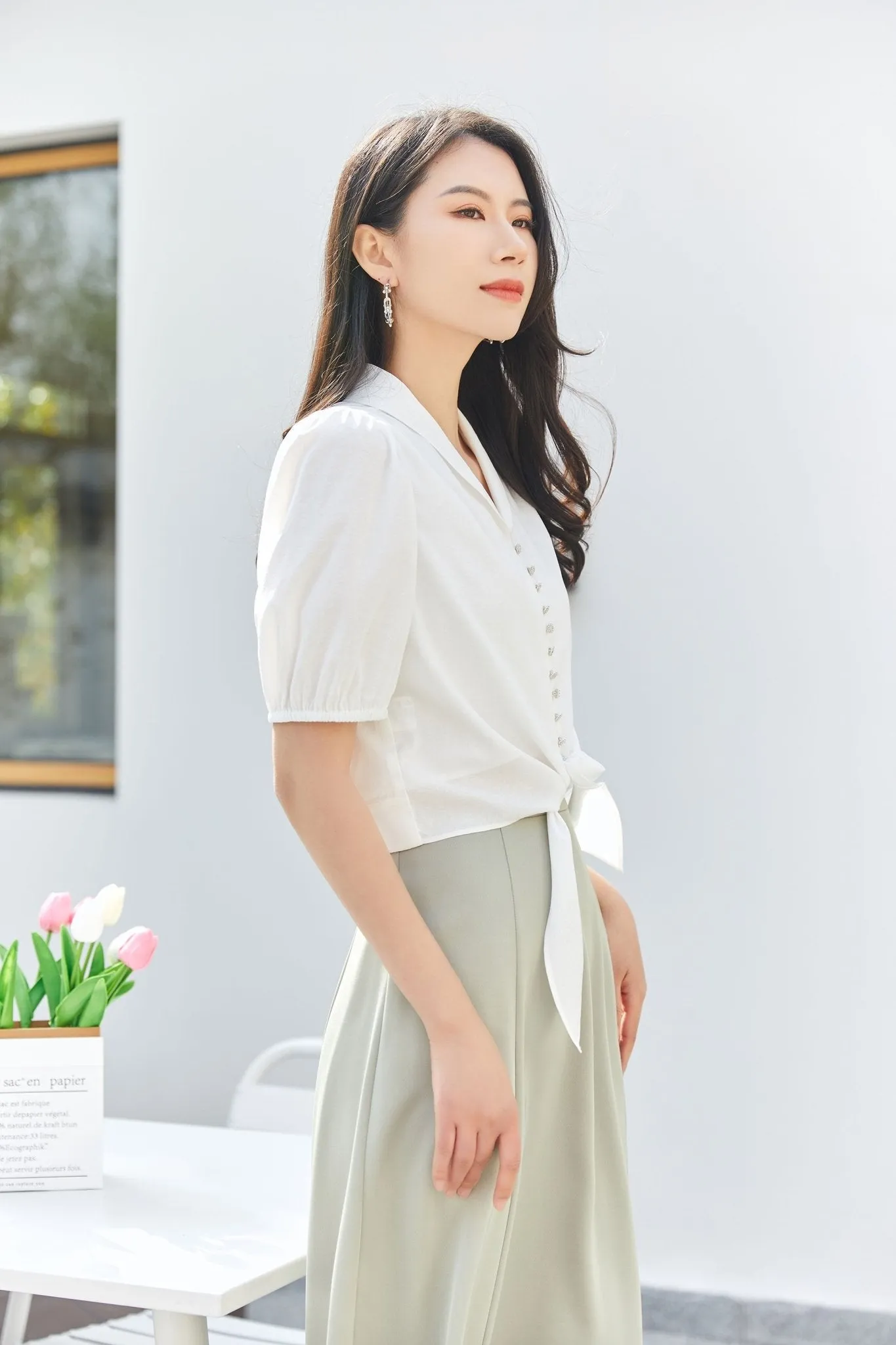 White Knotted Hem Shirt